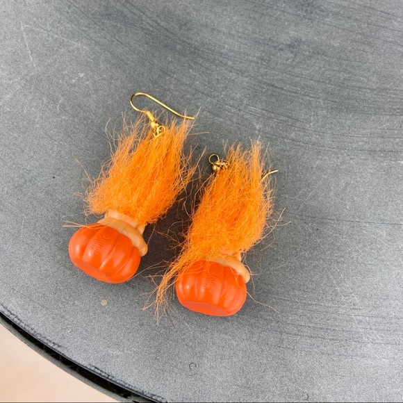 VINTAGE 90s Halloween Pumpkin Troll Doll Drop Earrings Russ Toys Trolls Movie - Picture 4 of 5
